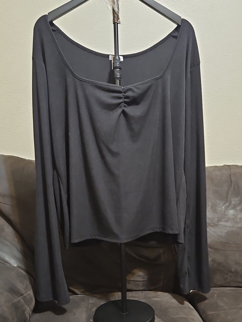 Rue21 Black Long Sleeve Scoop Neck Top with Center Gather